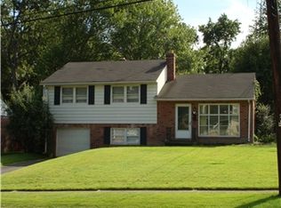 30 Holly Hill Rd, Wilmington, DE 19809
