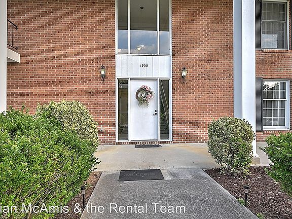 3rd image of 1900C Manor Ct
