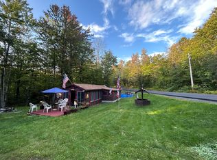 96 West St, Plainfield, MA 01070