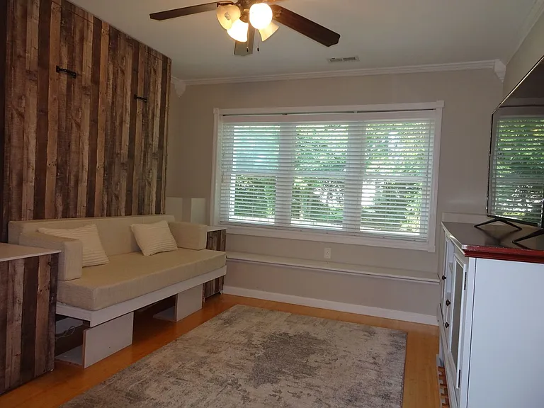 204 Old Hollow Rd — Photo 14
