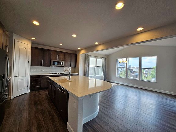 5th image of 1385 Castle Creek Cir