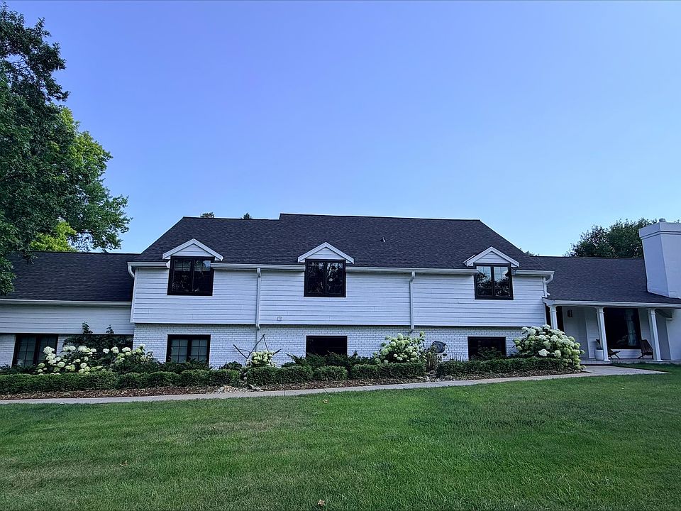 1st image of 901 W Lochland Rd