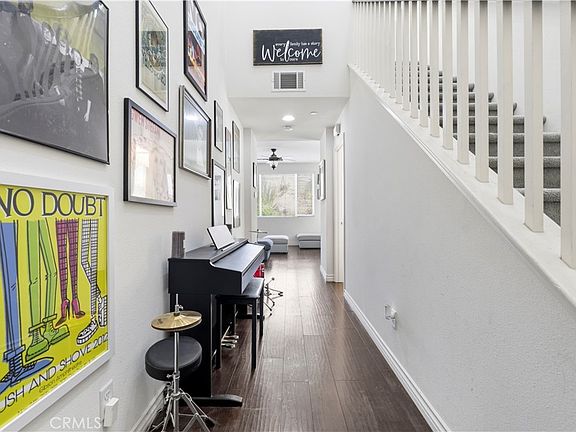 3rd image of 26838 Albion Way