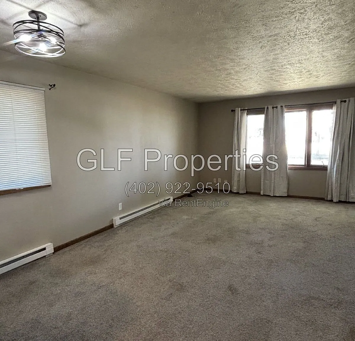 2 bed, 1.0 bath, 1008 sqft, $1,050 — Photo 2