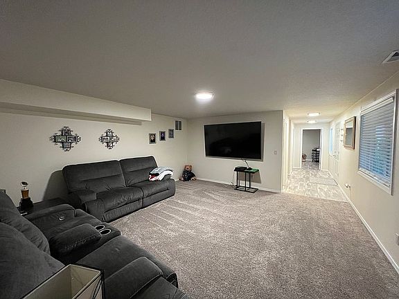 5th image of 2643 Robert Ct