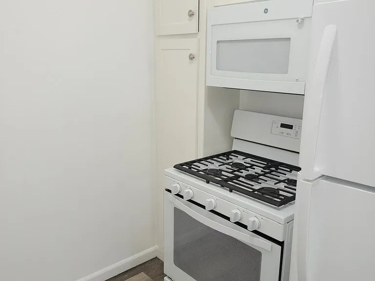 2405 F St #2 — Photo 8