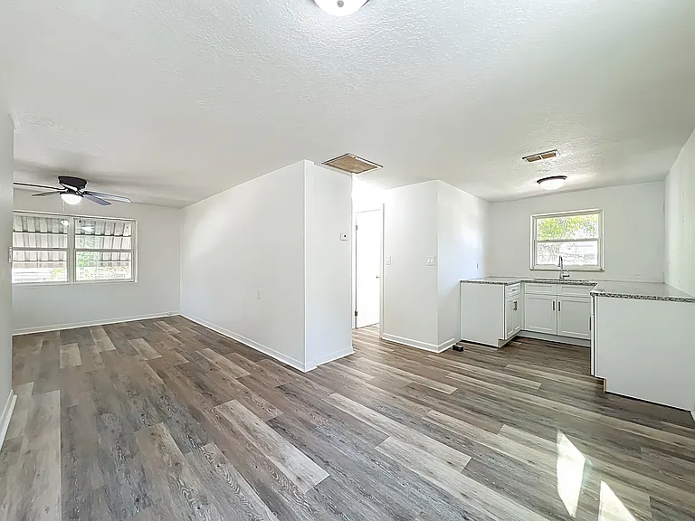 1305 S Dewey St #1 — Photo 2