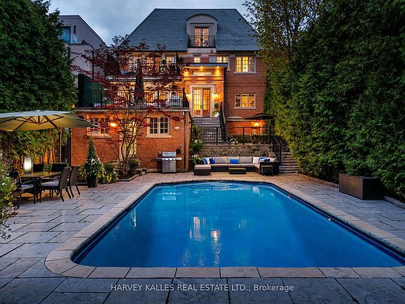 2nd image of 215 Dunvegan Rd