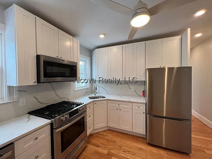 3 bed, 2.0 bath, $4,195 — Photo 3