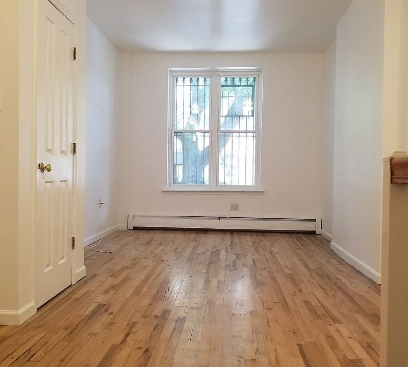1st image of 428 Park Pl APT 1A