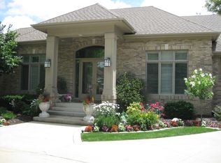3901 Royal Fox Dr, St Charles, IL