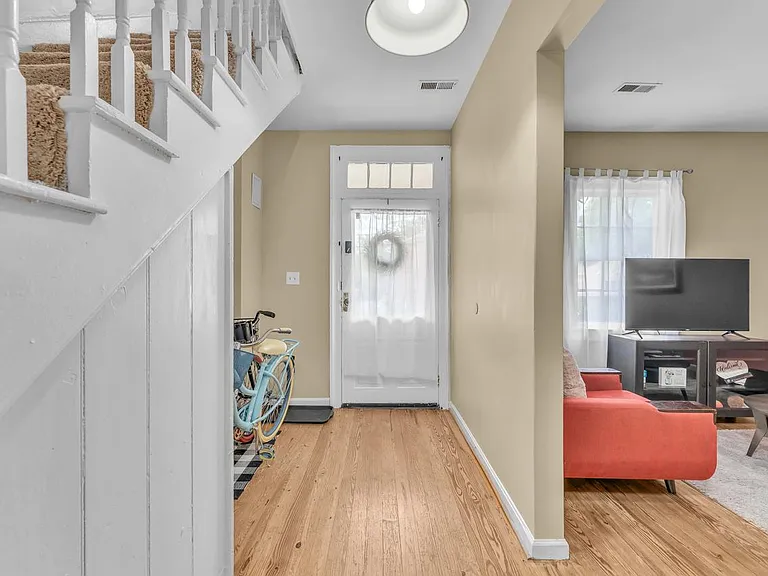 208 Princess Anne St — Photo 8