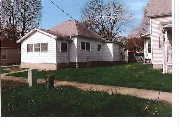 839 S Jackson St, Litchfield, IL 62056