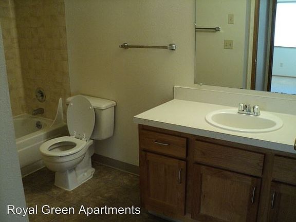 4th image of 3811 NE Royal View Ave #B10