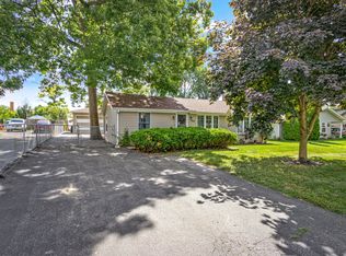 726 S Calhoun St, Aurora, IL 60505