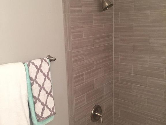 5th image of 5028 Devonshire Ave #1