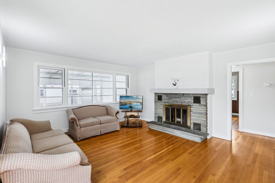 Lakeview Ave-0705-006.jpg