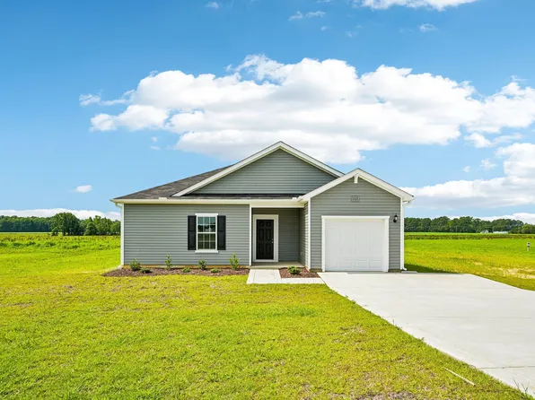 102 Hayes Dr, Pikeville, NC 27863