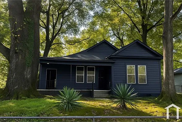 3 bed, $1,400 — Photo 1