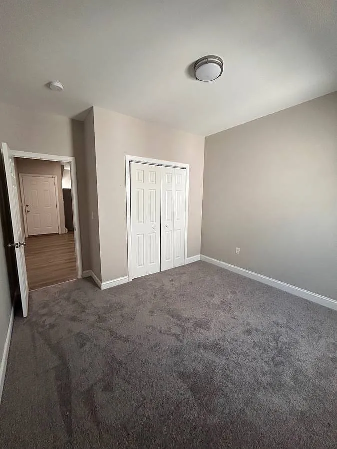 4 bed, $2,375 — Photo 4