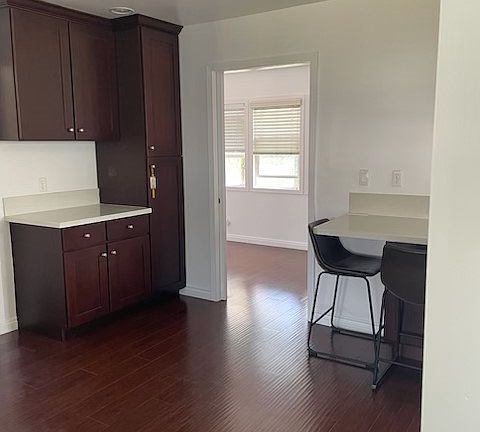4th image of 366 W Leroy Ave
