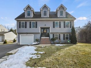 219 River Rd, Tewksbury, MA 01876