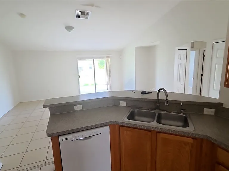 832 Palomino St E — Photo 6