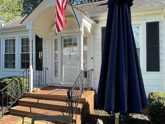 3rd image of 505 Gaston Ave