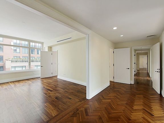 2nd image of 2150 Broadway Unit Ph6c