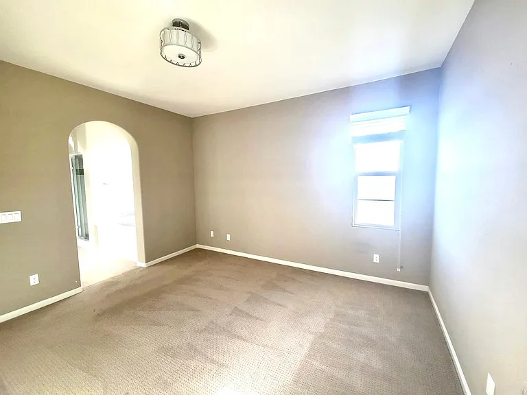 800 Citrus Ct — Photo 17