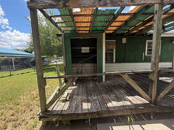5th image of 241 E Melton Park Dr