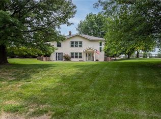 9145 Oakcrest Dr, Lenexa, KS 66227