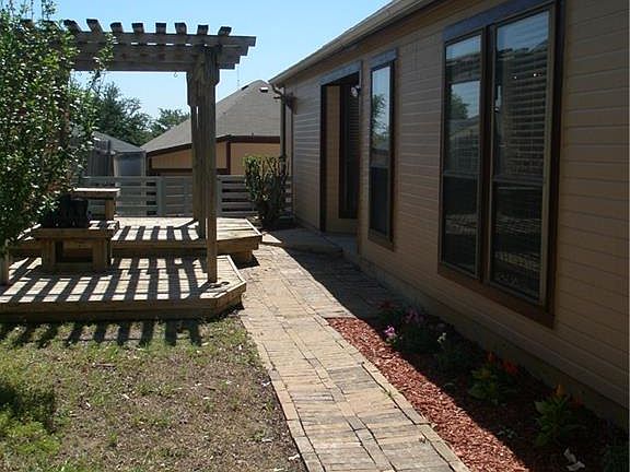 2nd image of 306 Teakwood Ln