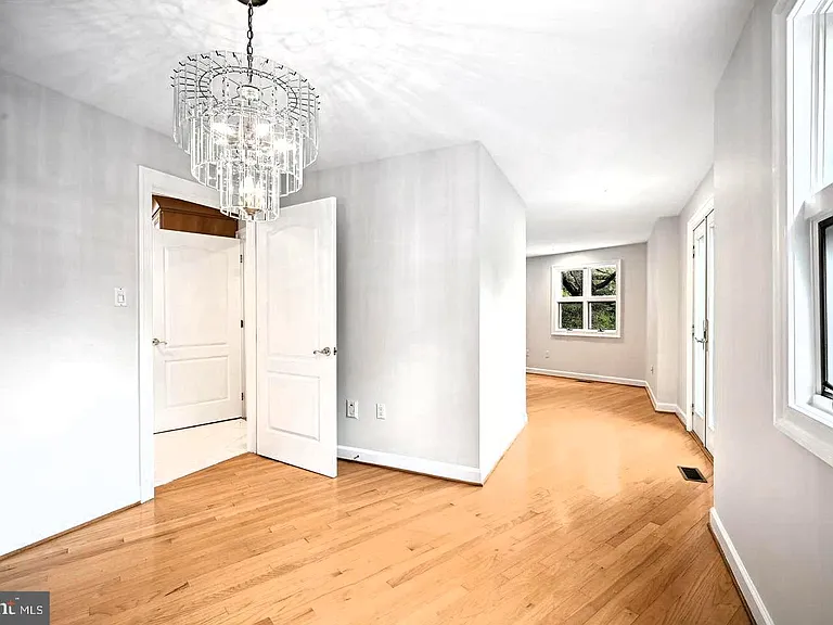 5330 Connecticut Ave NW — Photo 12