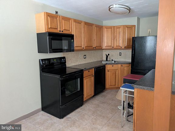 5th image of 100 E Glenolden Ave APT U20