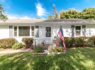 2107 Green Valley Rd, Saint Joseph, MO 64505