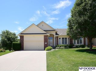 2903 Eagle Hills Cir, Papillion, NE 68133