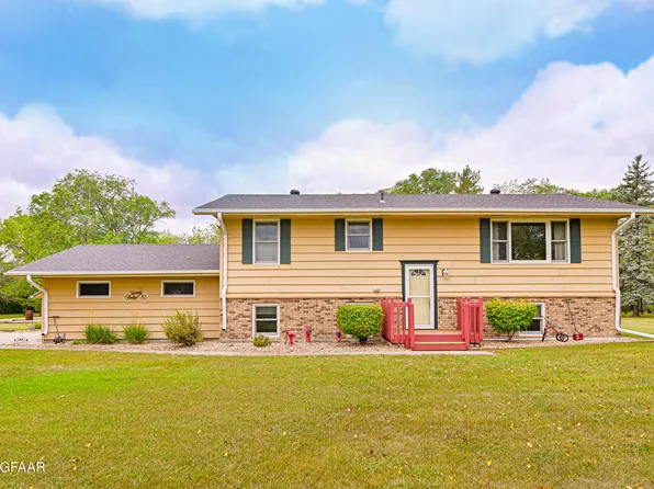 2075 17th St NE, Grand Forks, ND 58203