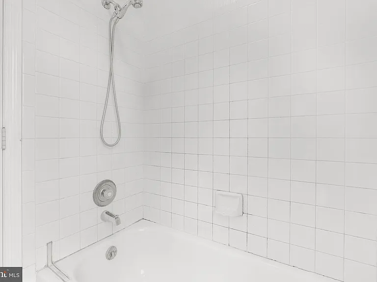 41 Queen Catherine Ct #A — Photo 26