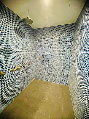 Rented by E Realty International Corp | media 20