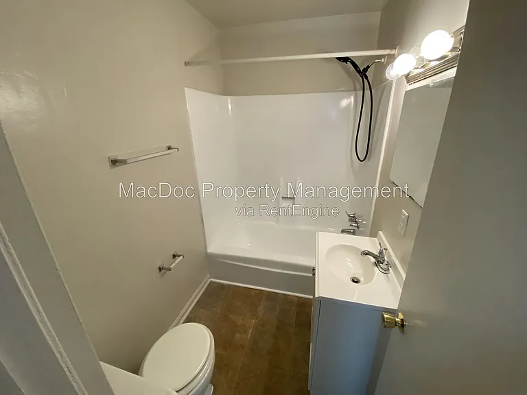 200 Brighton Sq — Photo 21