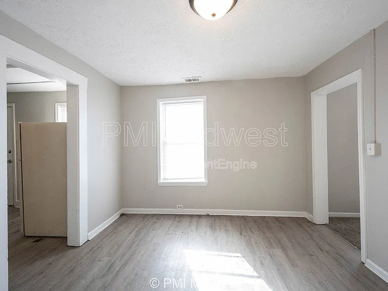 423 Villa Ave — Photo 8