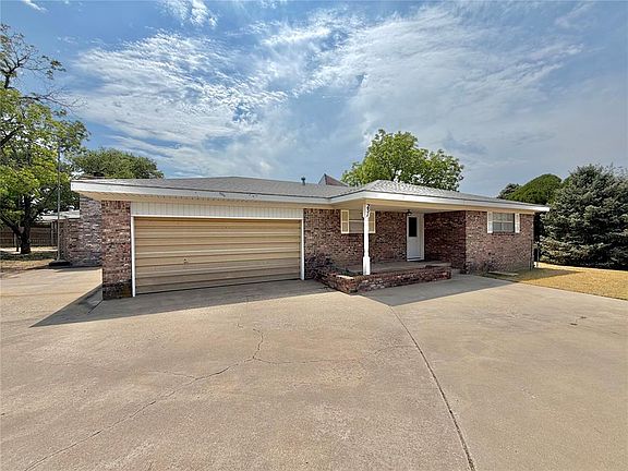 2nd image of 231 Circle Dr