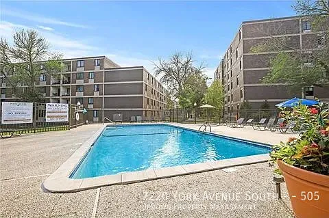 7220 York Ave S #505 — Photo 28