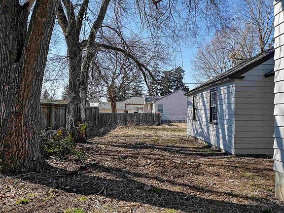 5th image of 11608 E 4th Ave