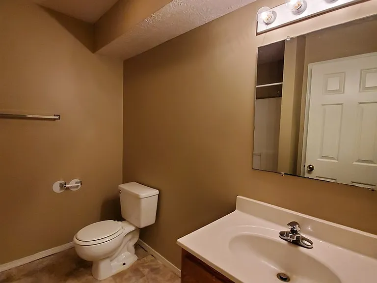149 E Willow Ct — Photo 23