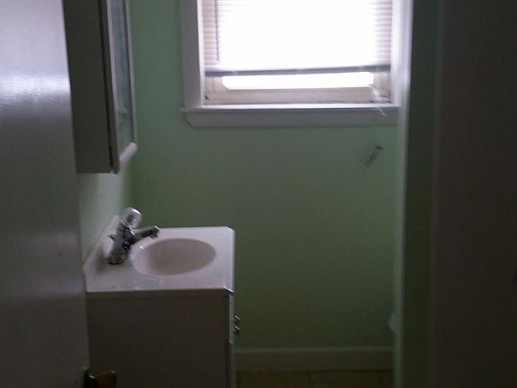 New bath vanity tub and toilet