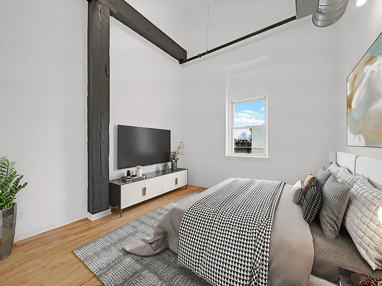 716 Madison St #301 — Photo 7