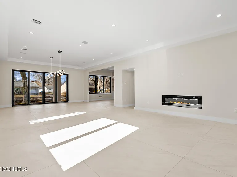 150 Ampere Ave — Photo 10