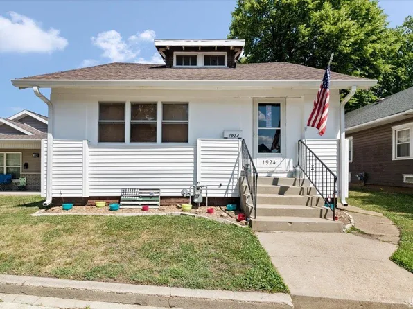 1924 N 2nd St, Vincennes, IN 47591